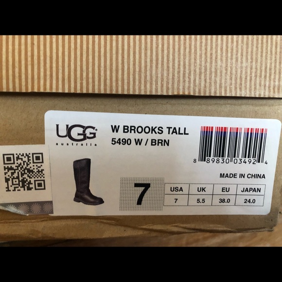 “Brooks” tall UGGS - Picture 4 of 8